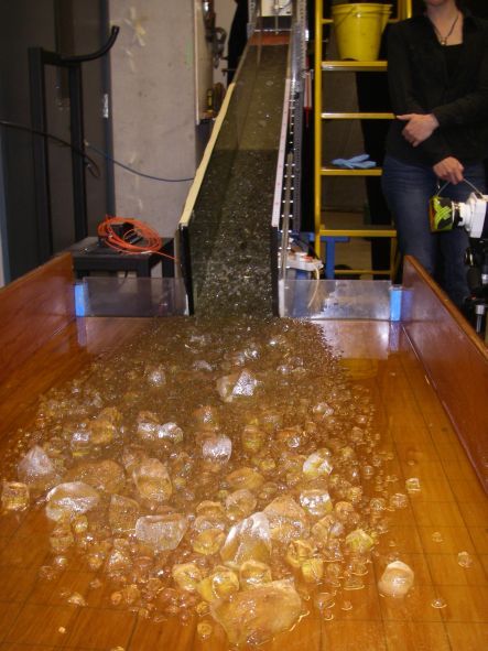 Debris flow simulation in lab